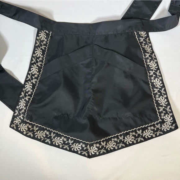 Vintage Queen Brand by Gruen Co. Cocktail Hostess Half Embroidered Apron - Picture 12 of 16